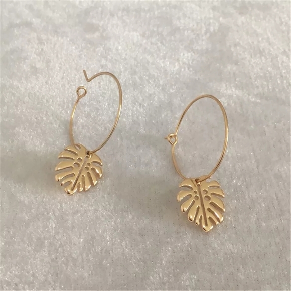 Vintage Leaf Trendy Gold Color Dangle Earrings - Picture 5 of 6
